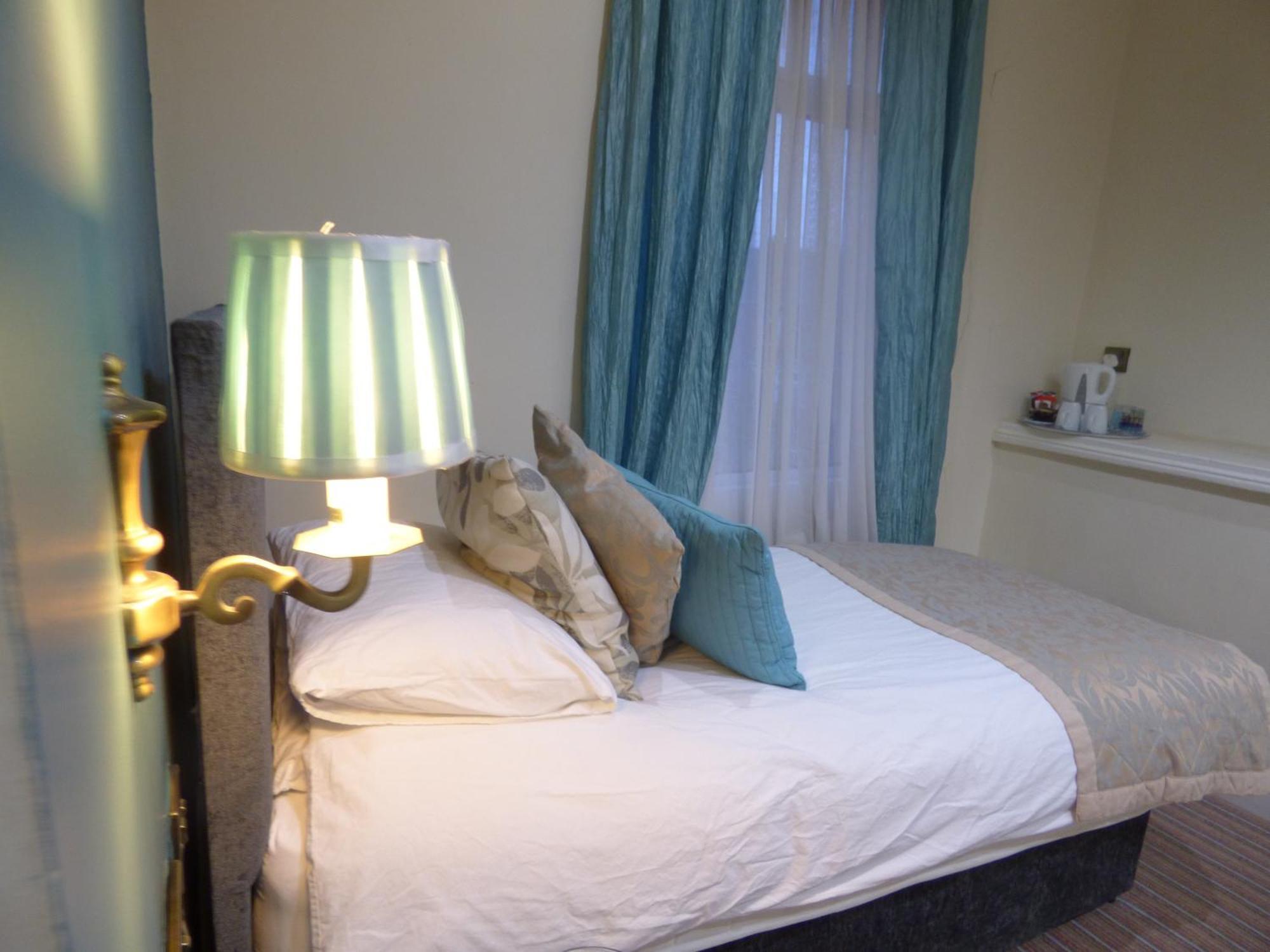 Wheldale Hotel Castleford Zimmer foto